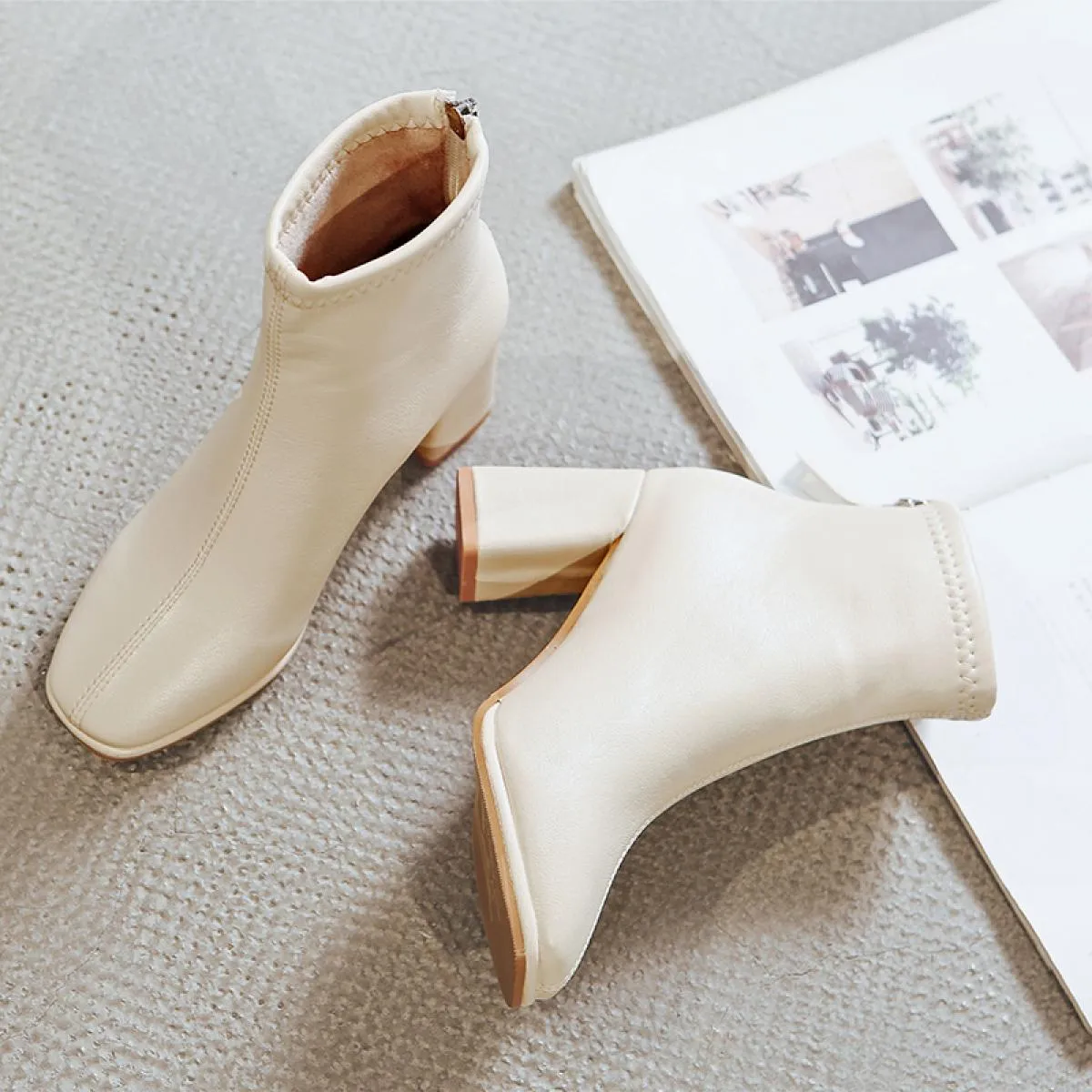 2023 Inverno Donna Caviglia Tacchi medi Scarpe Chunky Casual Stivali da moto Nuova tendenza Décolleté Goth Punta quadrata Donna
