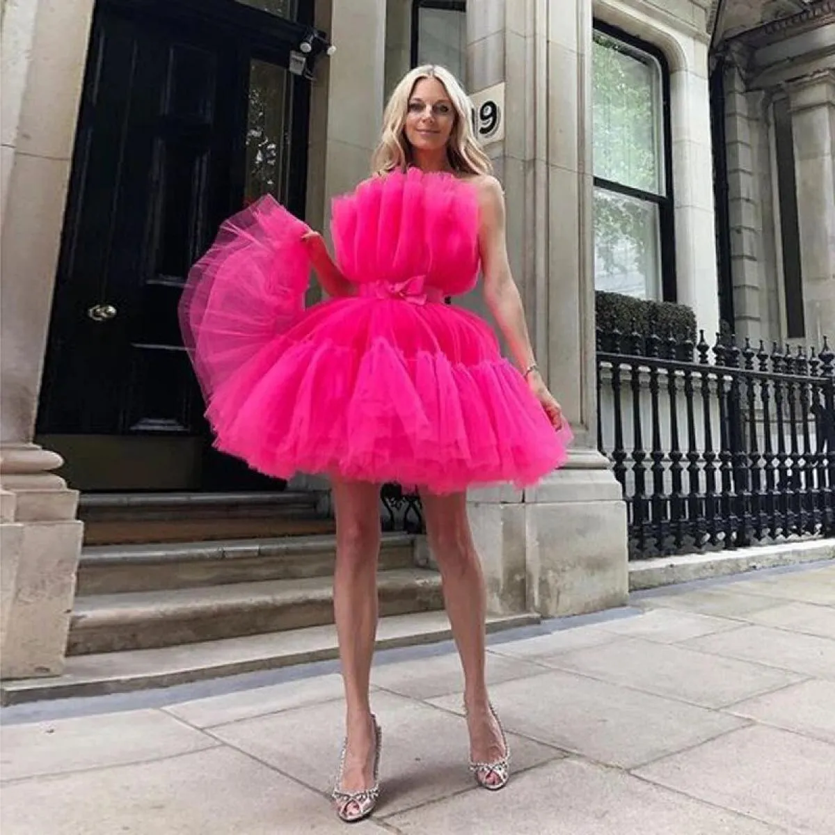 Abito da cerimonia corto corto rosa shocking per ragazze Robe De Soiree sopra il ginocchio abiti da cocktail in tulle gonfi senz