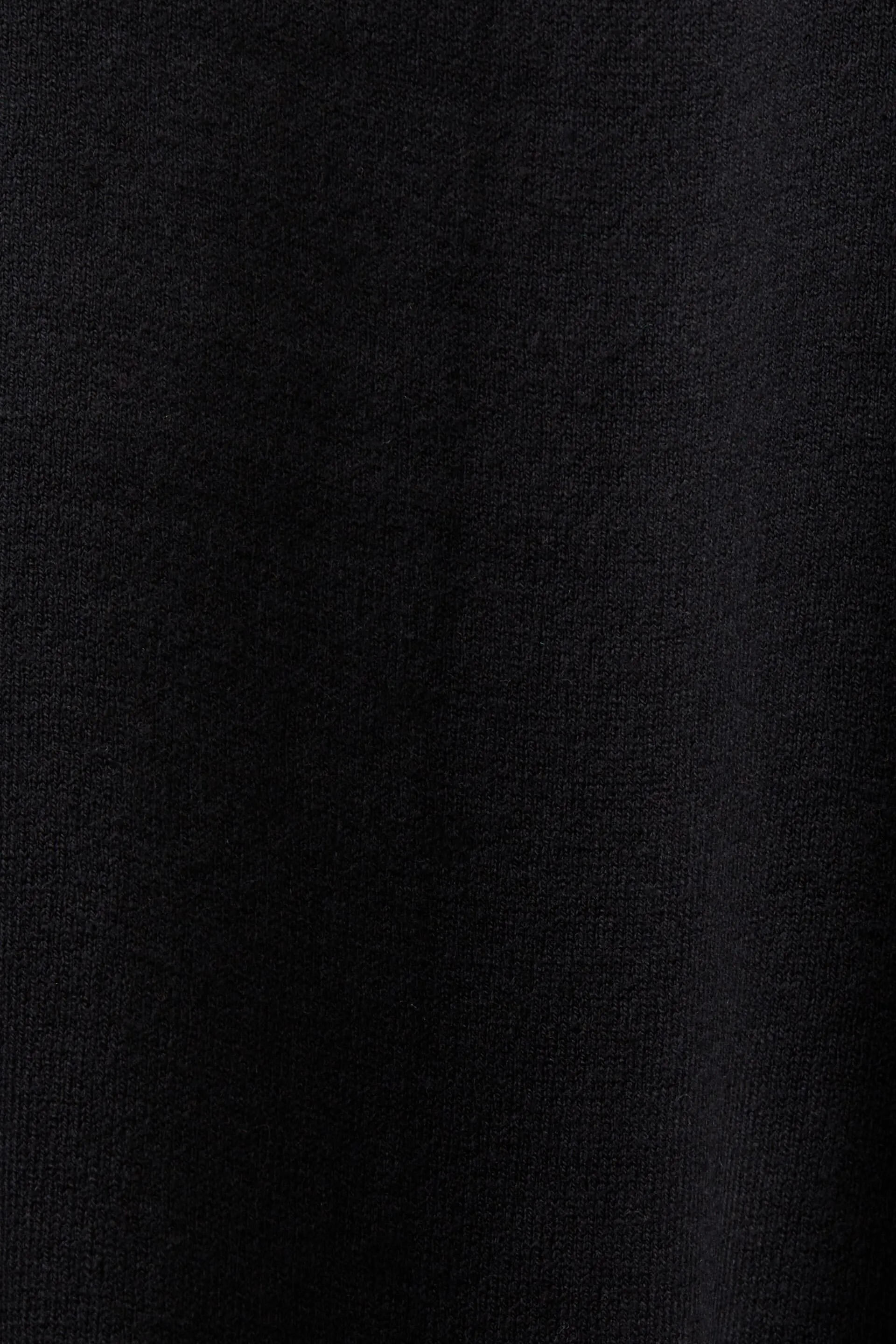 Abito in maglia con collo a lupetto