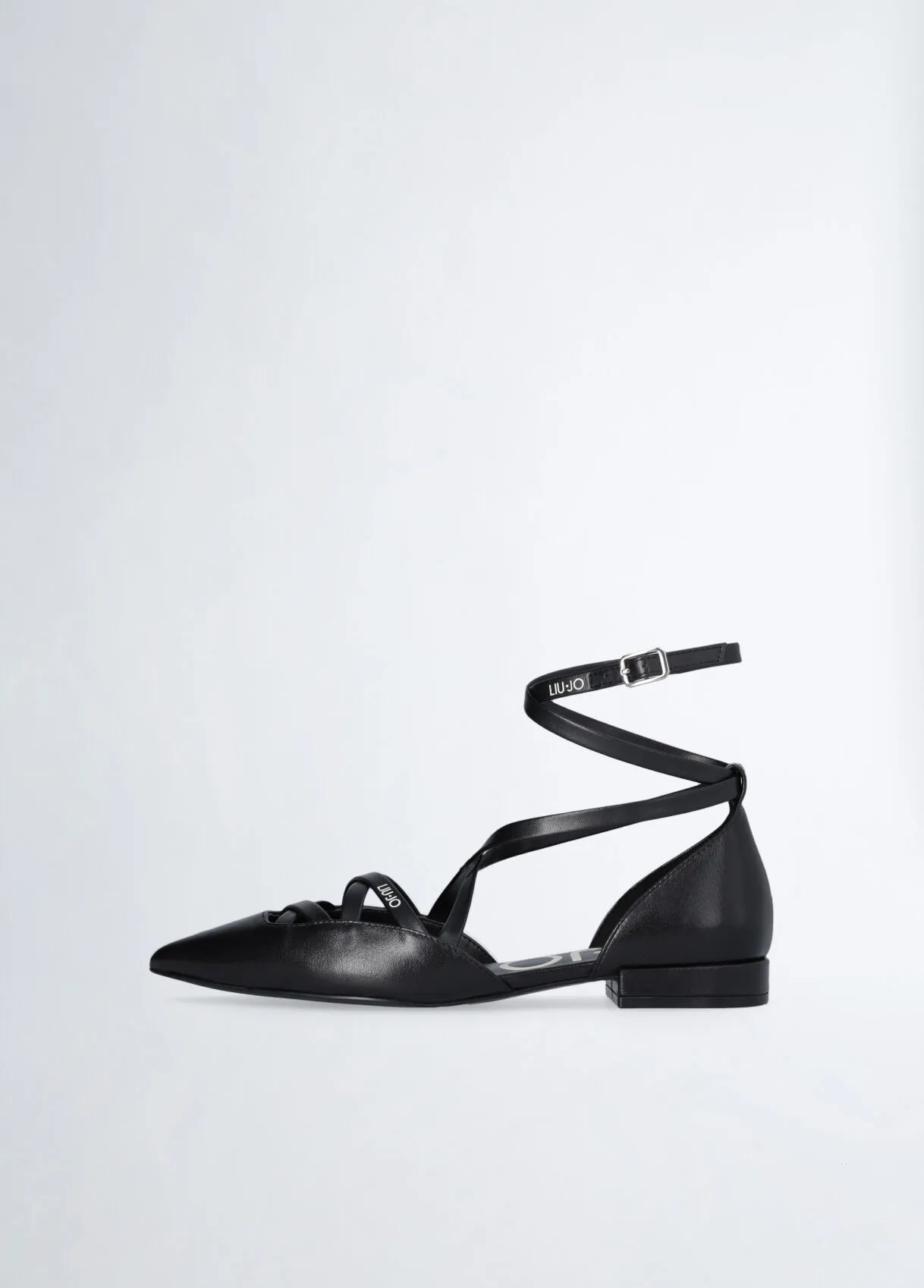Ballerine nere in pelle con cinturino