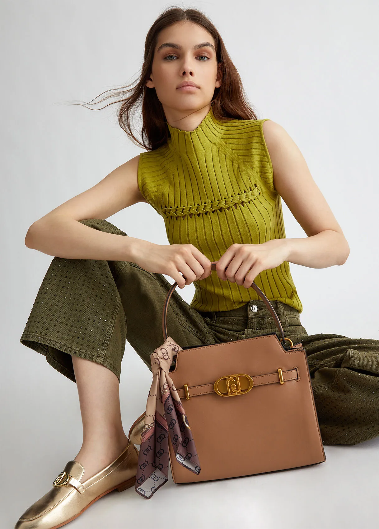 Borsa a mano con foulard