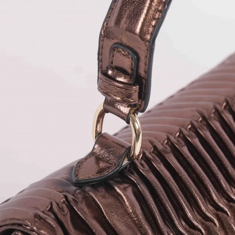BORSA A MANO CON TRAMA IN RILIEVO BRONZO