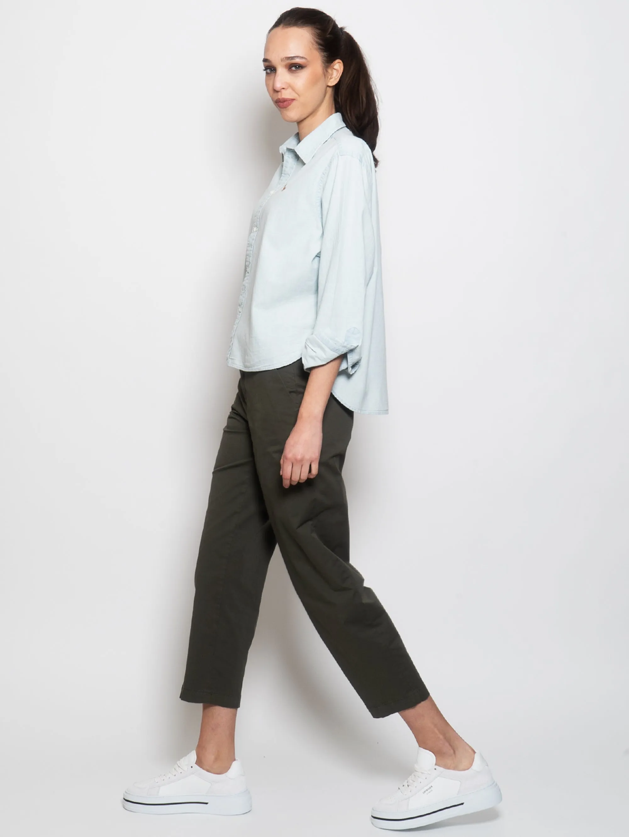 Camicia con Orlo Stondato in Chambray Celeste