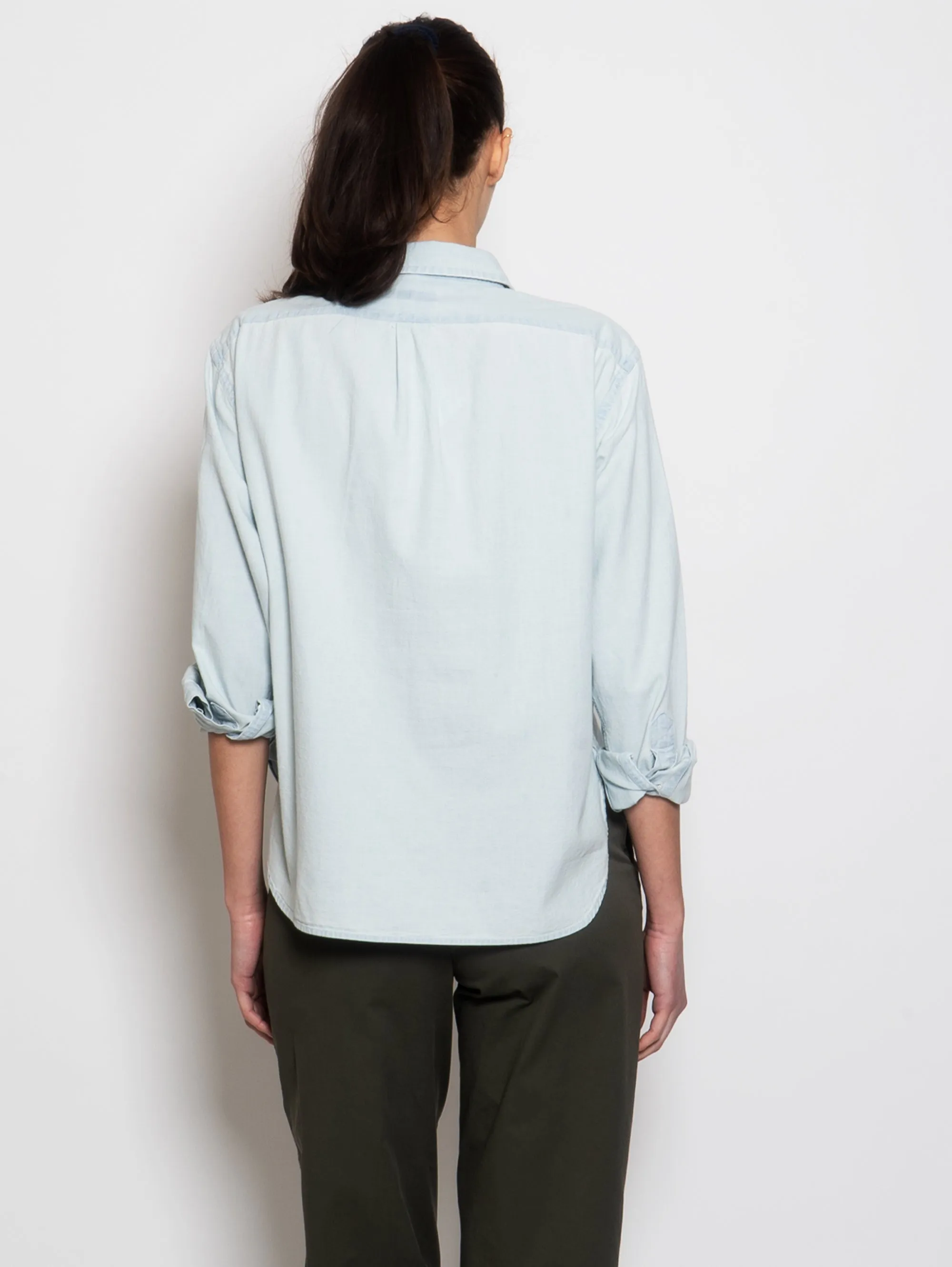 Camicia con Orlo Stondato in Chambray Celeste