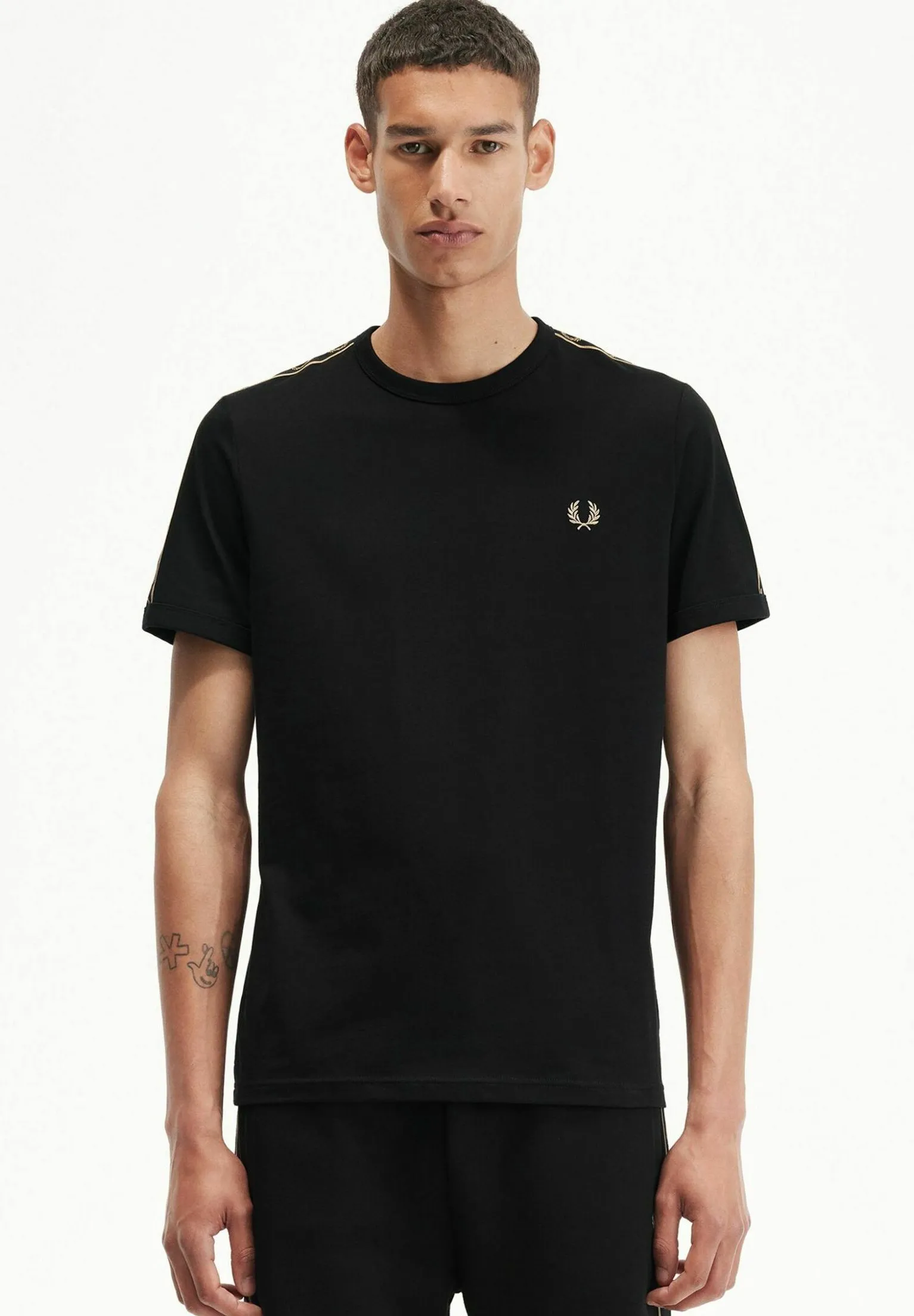 CON FETTUCCIA - T-shirt con stampa