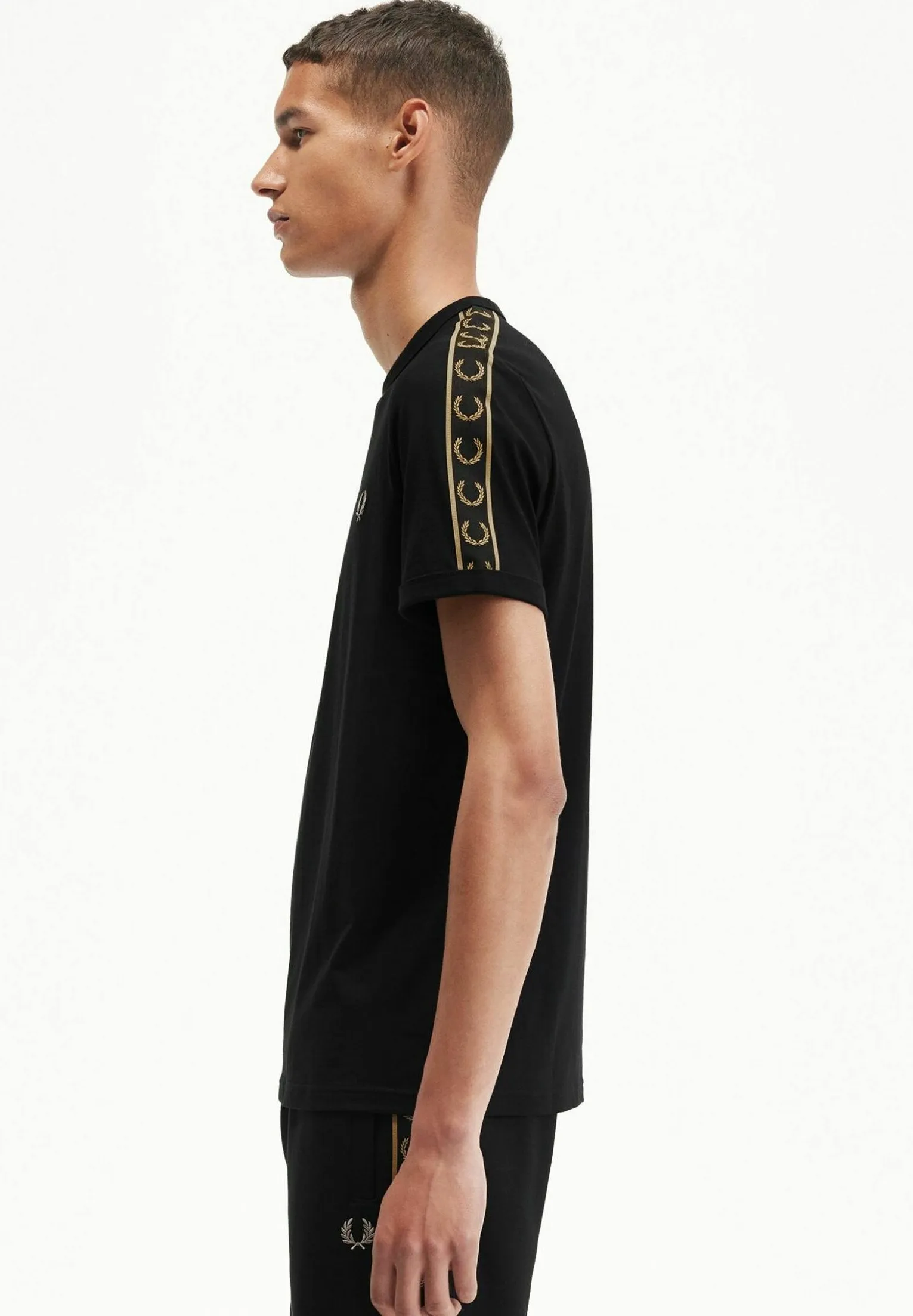 CON FETTUCCIA - T-shirt con stampa