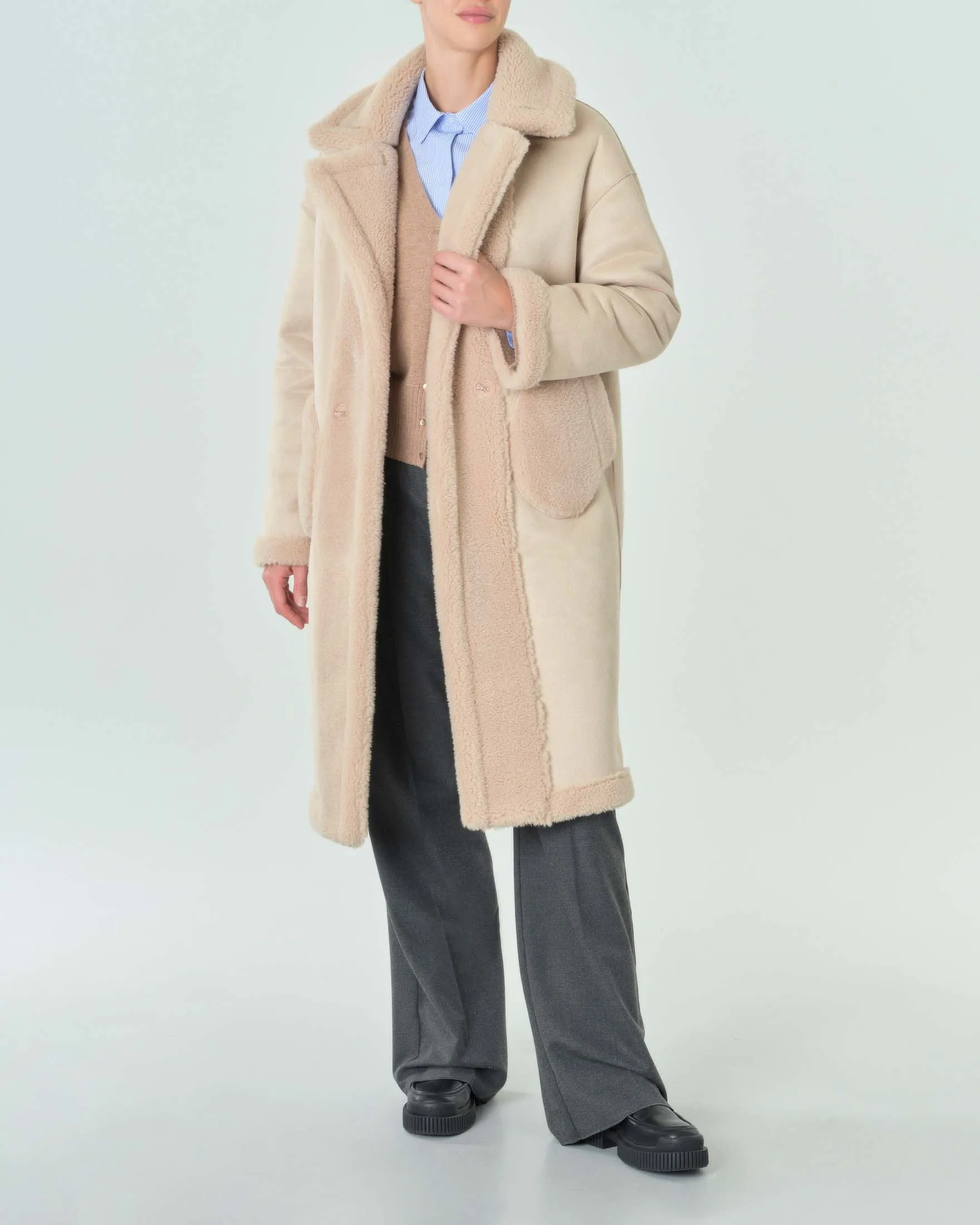 Ecomontone lungo beige con scollo a rever
