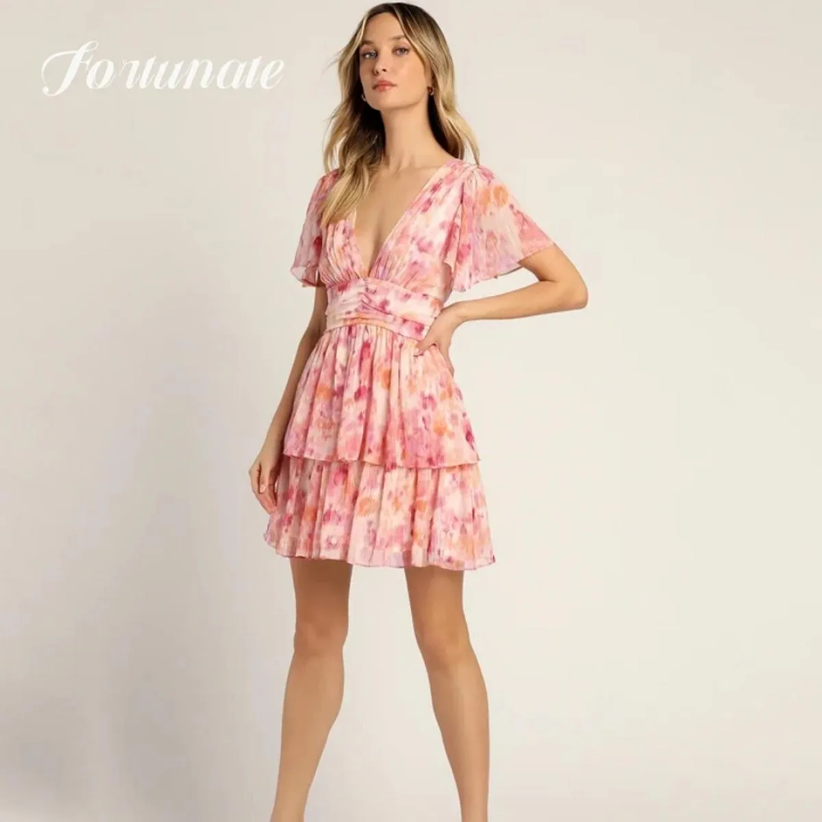 Elegante abito Quinceanera rosa Una linea con scollo a V aperto sul retro sopra il ginocchio Cocktail Party Abiti da festa seral