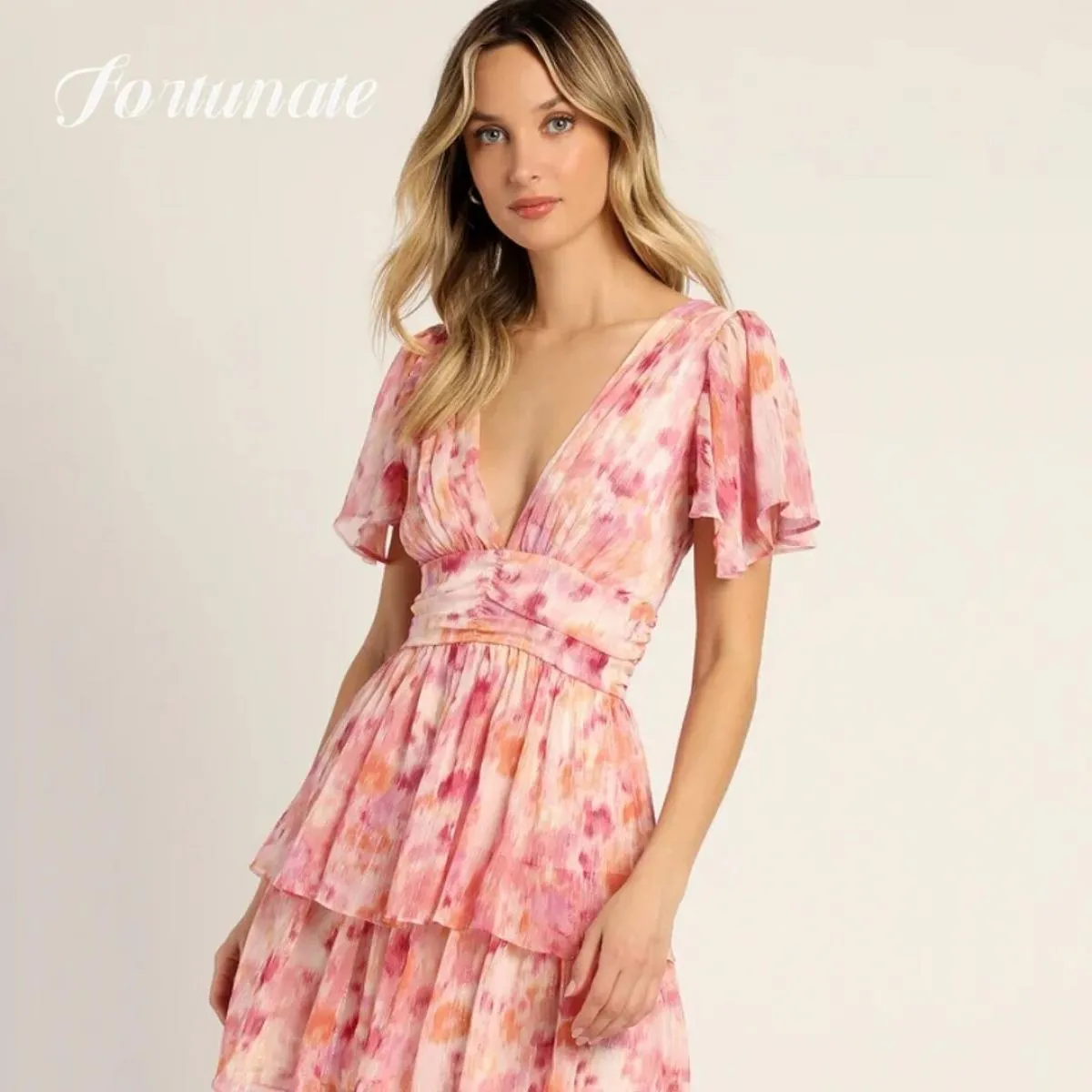 Elegante abito Quinceanera rosa Una linea con scollo a V aperto sul retro sopra il ginocchio Cocktail Party Abiti da festa seral