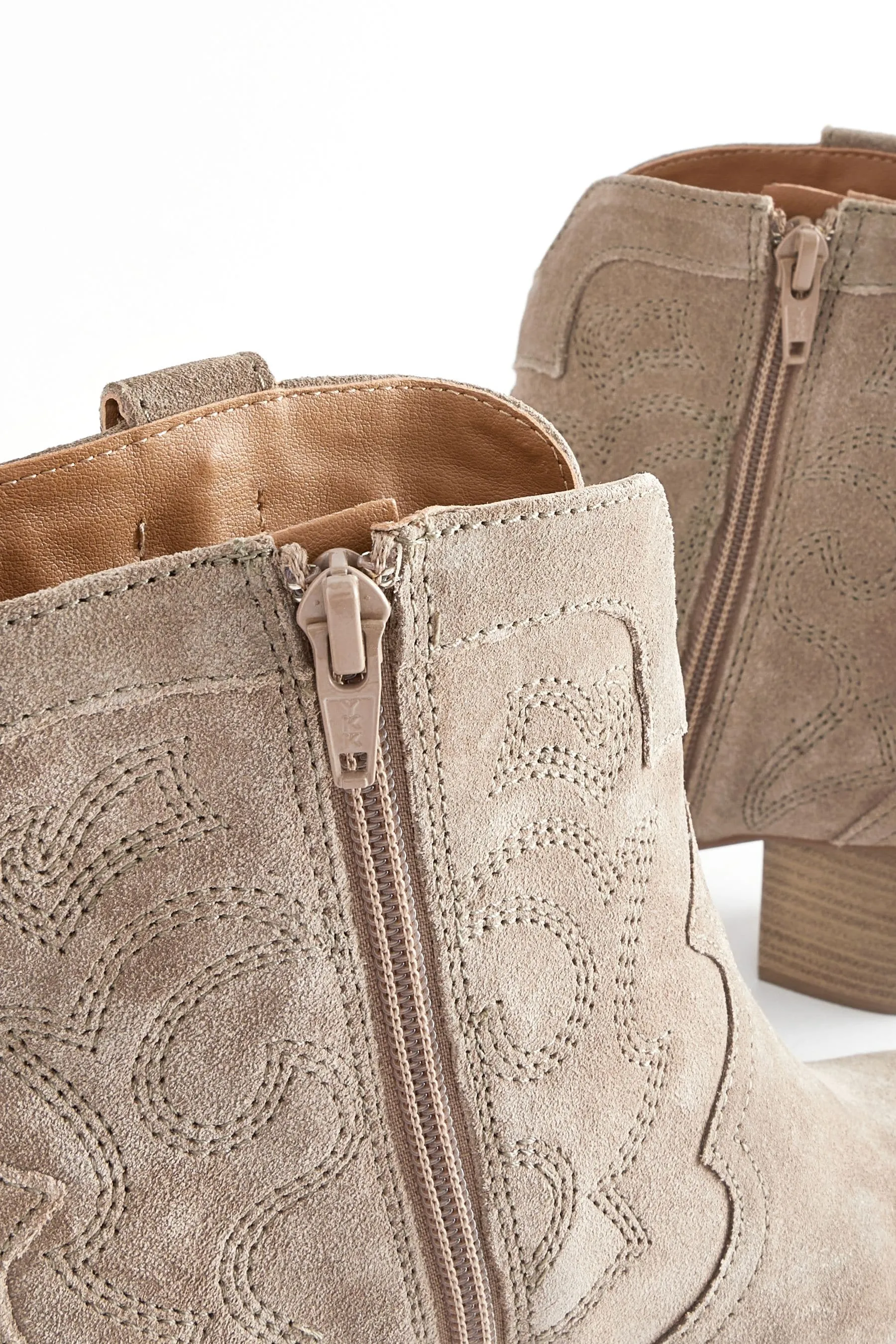 Forever Comfort® - Stivali stile western/cowboy con cuciture alla caviglia