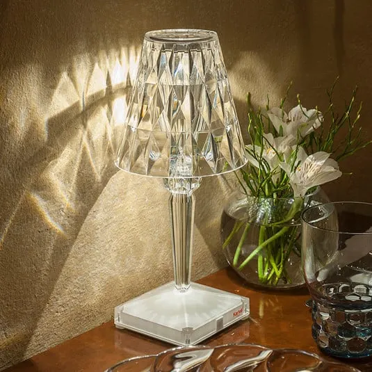 Kartell Lampada LED da tavolo a batteria Battery, 26 cm, trasparente, IP54