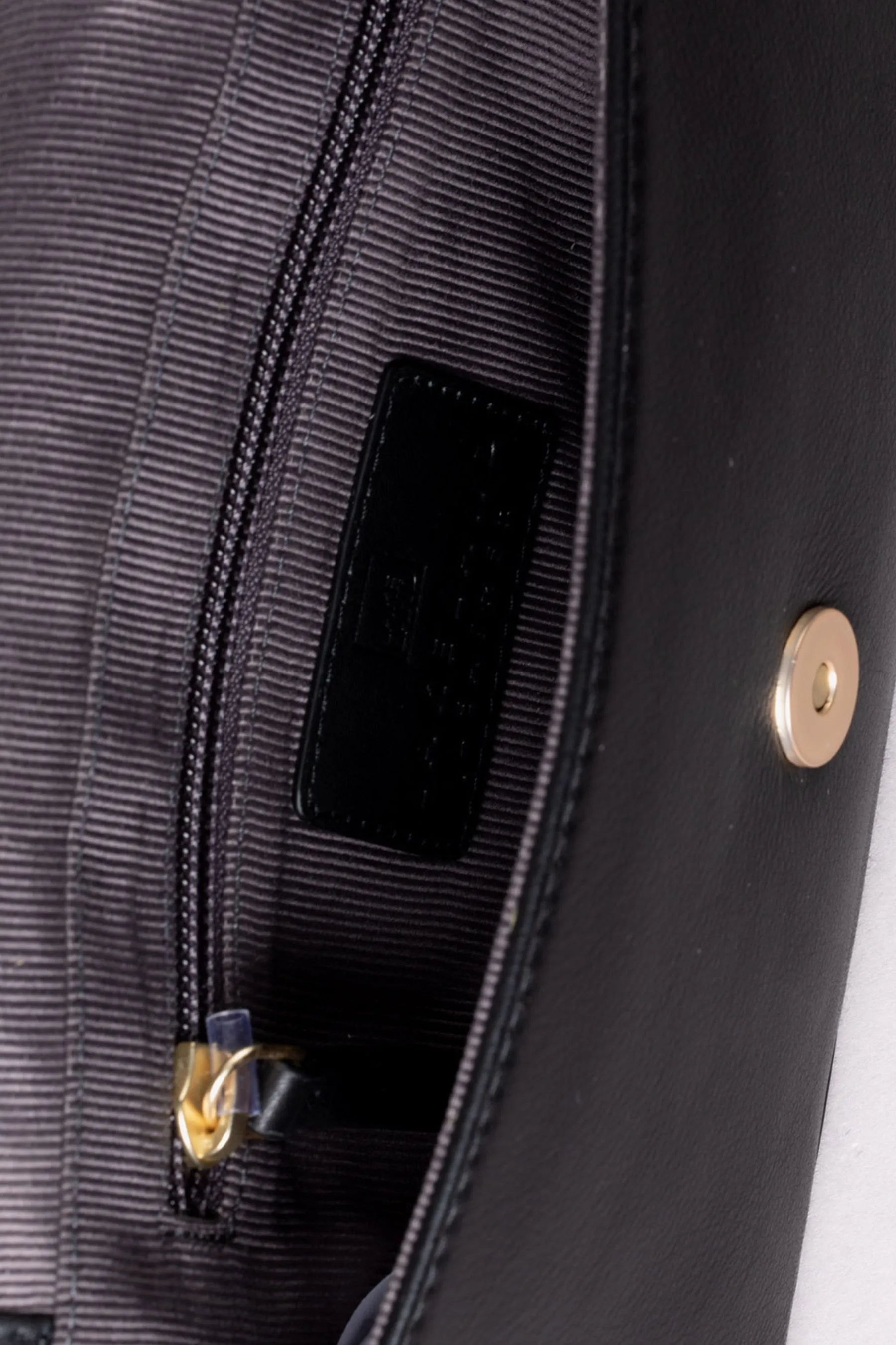Lakeland Leather - Tarnbeck - Borsa a tracolla piccola in pelle con patella    