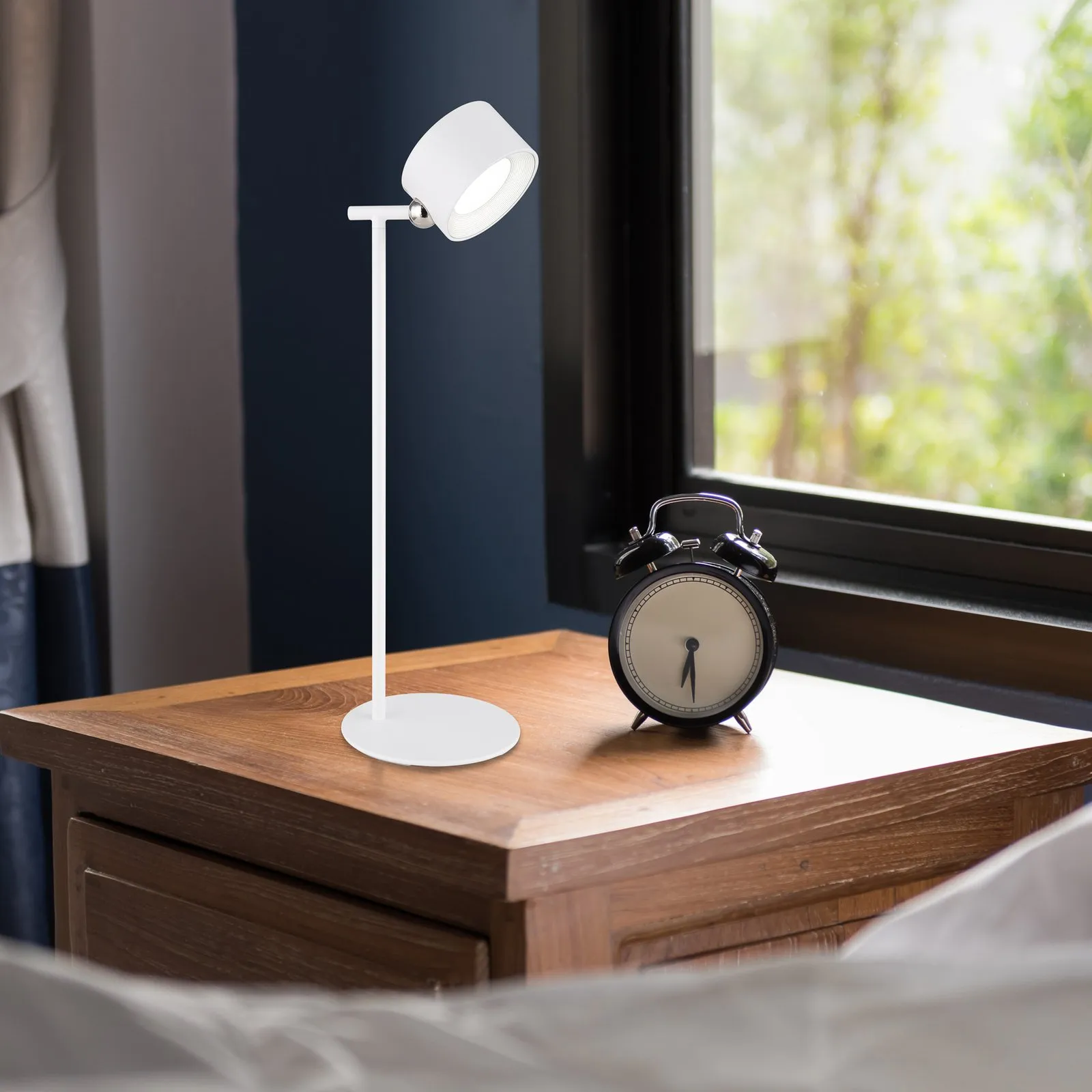 Lampada LED accu da tavolo Jorje CCT 4 in 1 bianco