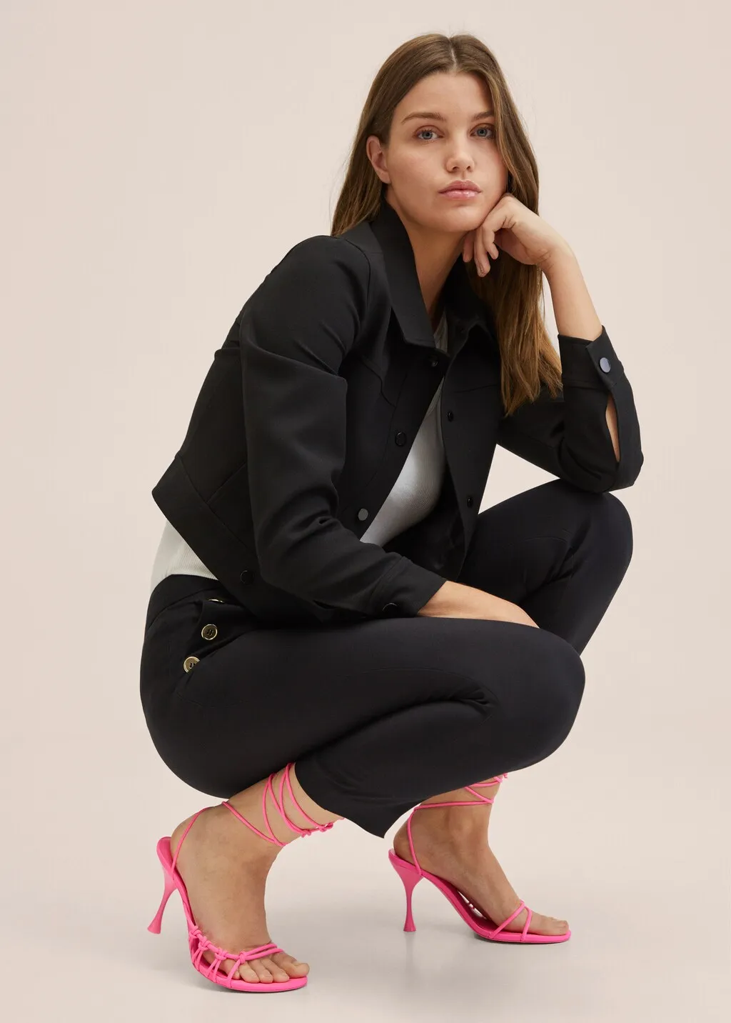 Pantaloni crop bottoni