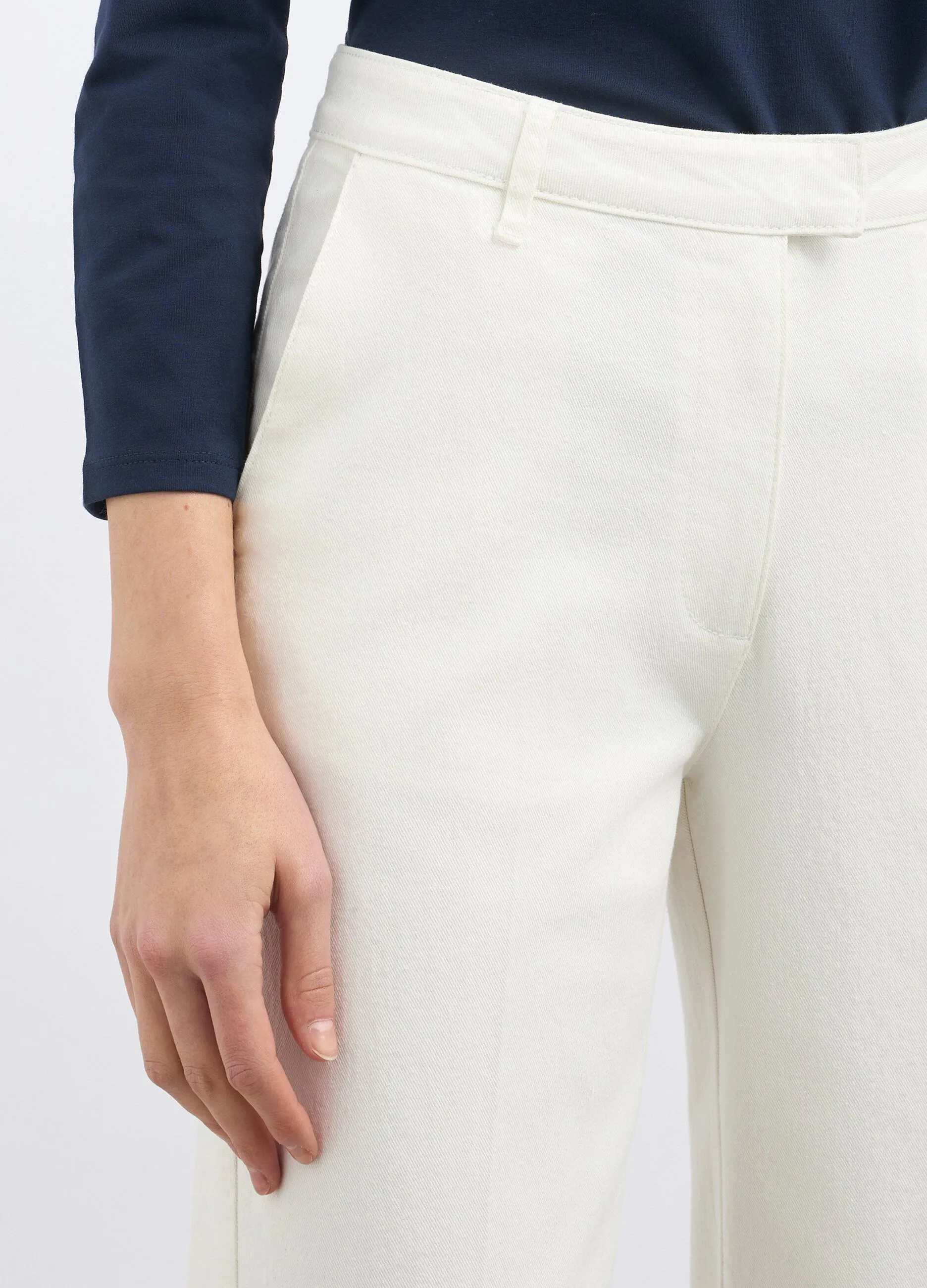 Pantaloni in denim con risvolto donna
