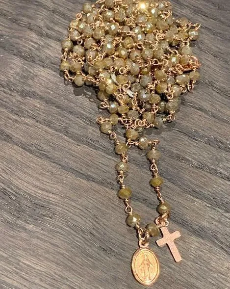 Pfmilanojewels  collana rosario 130 cm cristalli miele, argento placcato oro rosa