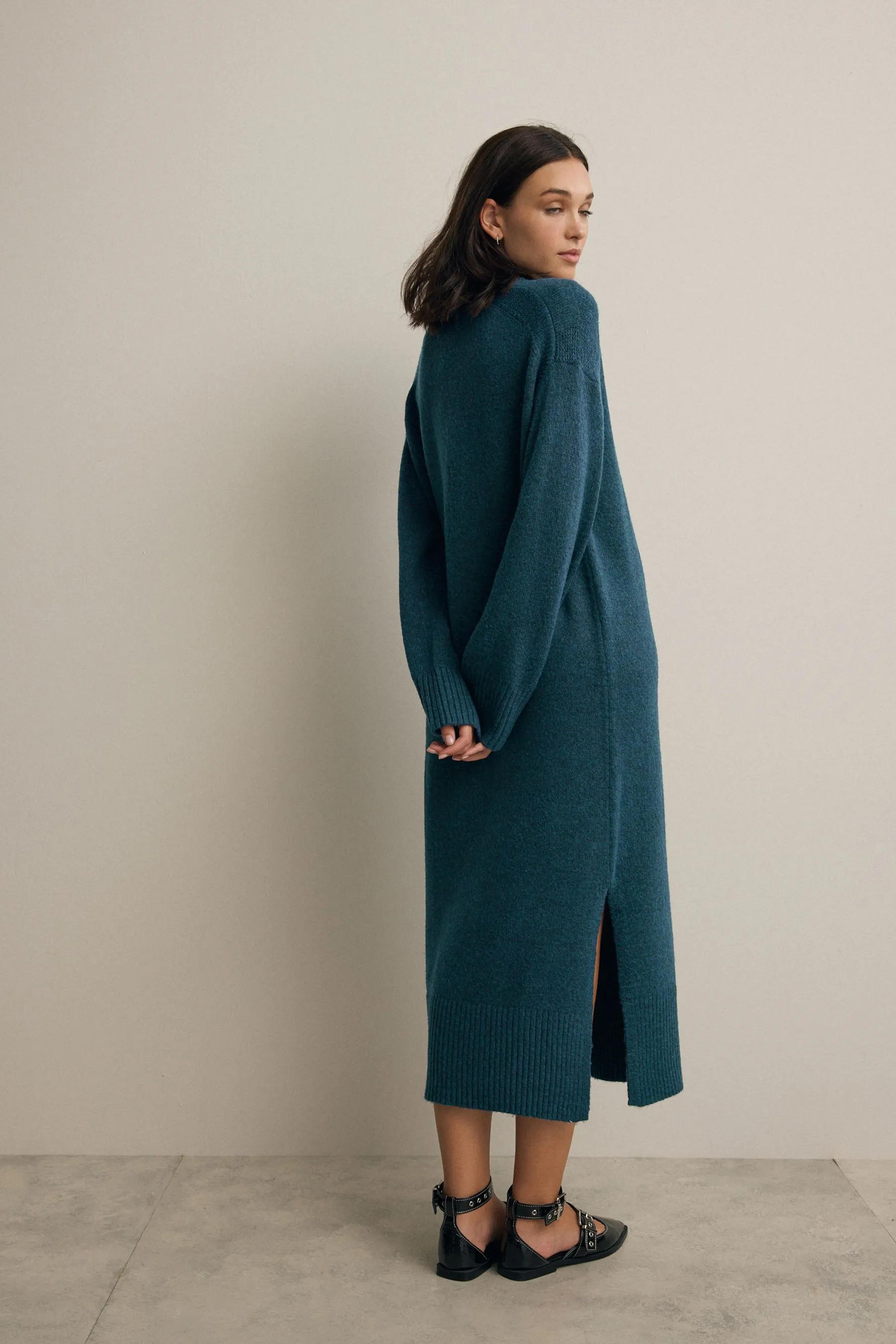 Relaxed Soft Touch Crew Neck Midi Knitted Jumper Dress    