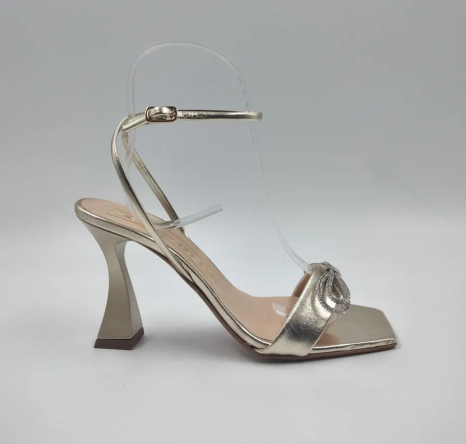SANDALI DETTAGLIO FIOCCO STRASS PLATINO