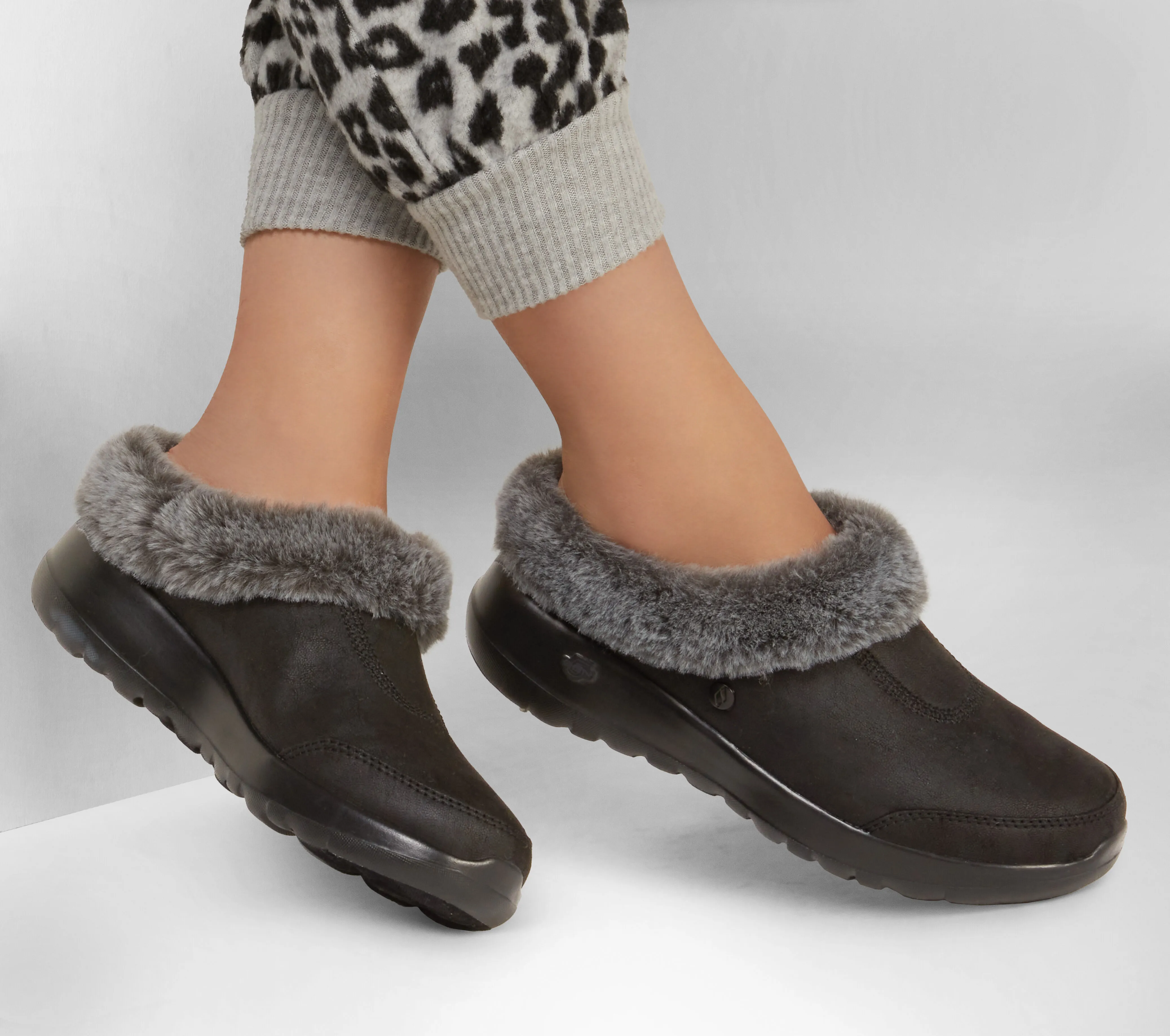 Skechers GO Lounge: On-the-GO Joy - Gratify