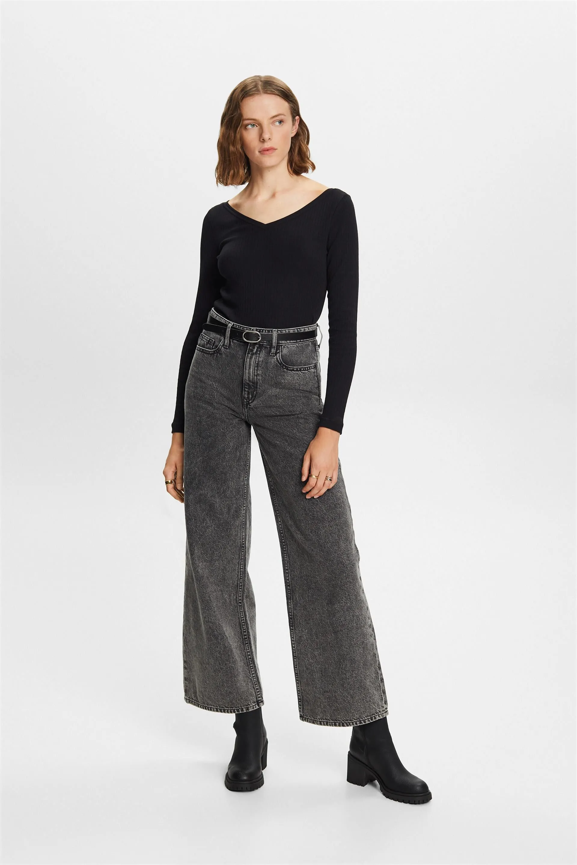 Top a pointelle con scollo a V